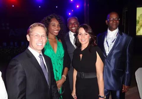 Nadia a fost sărbătorită în Qatar de mari vedete din lumea sportului şi a primit un tort imens