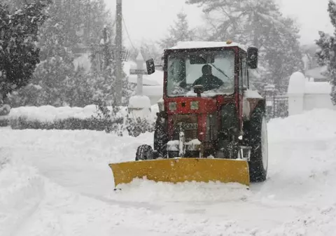 Noi reguli pentru firmele de deszăpezire. Ne vor ajuta sau ne vor face zile fripte?