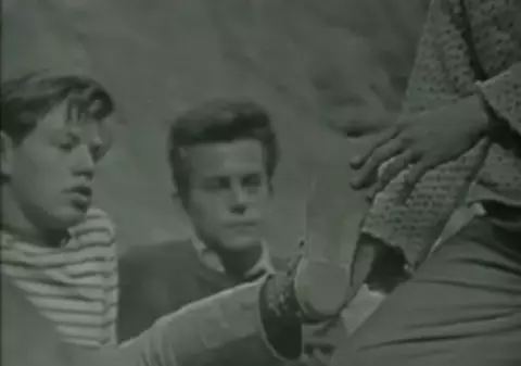 Înainte să devină rocker celebru, Mick Jagger făcea reclamă la pantofi sport | FOTO