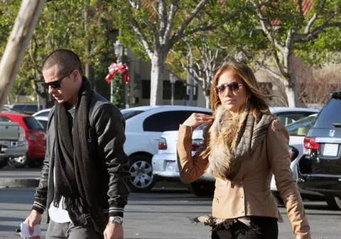 Jennifer Lopez își răsfață iubitul! Află unde au fost împreună la cumpărături | FOTO