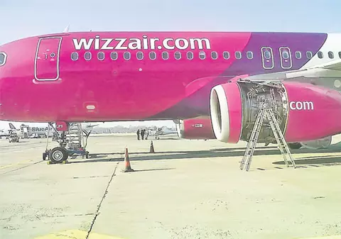 I s-a rupt fuselajul după decolare | Foto