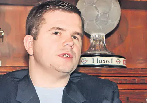 Vasile Şiman a acuzat vehement prestaţia arbitrilor la partida din Giuleşti: «Noi cai, ei călăreţi!»