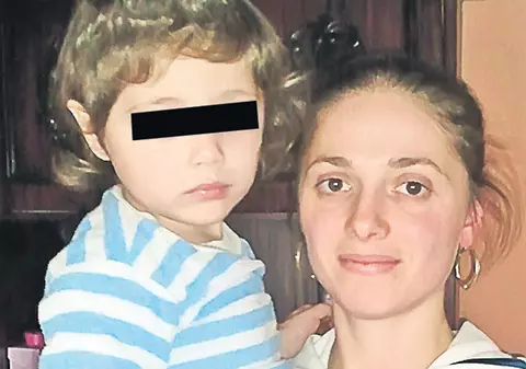 200.000 € pentru copilul ars în incubator. Părinţii vor face recurs