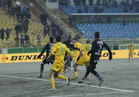 Înaintea meciului direct, jucătorii de la FC Vaslui şi Rapid au stat la aceeaşi masă!
