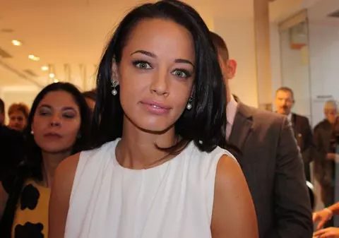 Andreea Raicu își vopsește rădăcinile părului cu... creionul