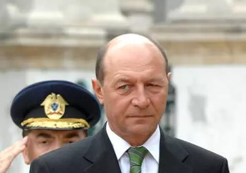 Băsescu merge în Turcia