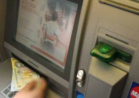 Alertă fără precedent în bănci. VISA și MASTERCARD alertează posesorii de carduri
