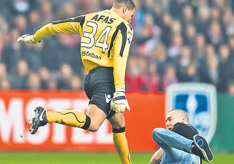 Esteban Alverado, portarul lui Alkmaar, riscă puşcăria!