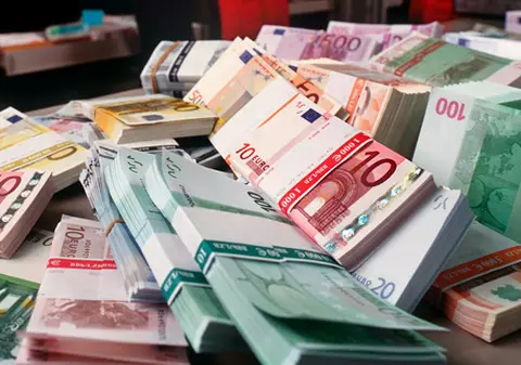 I s-au "evaporat" 100.000 de euro din cont!