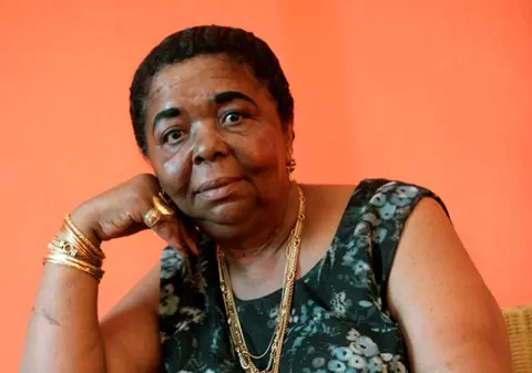 Cesaria Evora | Iată povestea brichetei de care nu s-a despărţi 20 de ani!