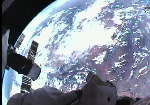 De-a dreptul SF! NASA lucrează la crearea unui harpon spaţial pentru a studia interiorul cometelor | VIDEO