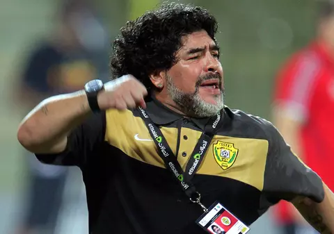 Maradona, în război cu Cosmin Olăroiu