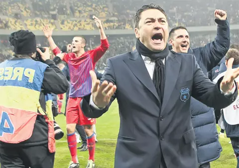 Criticat de oamenii de fotbal, Ilie Stan, antrenorul Stelei, e apărat de Victor Piţurcă | EXCLUSIV