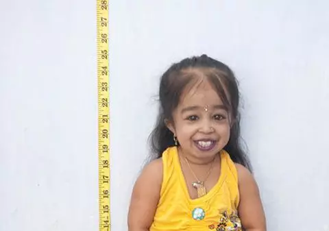 Jyoti Amge, cea mai mică femeie din lume | FOTO