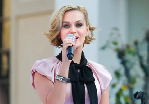 E Katy Perry însărcinată? | FOTO