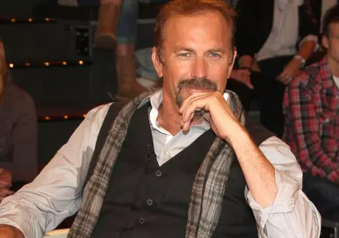 Kevin Costner: "Crăciunul îi obligă pe oameni să fie împreună, atunci când sunt dezbinaţi"