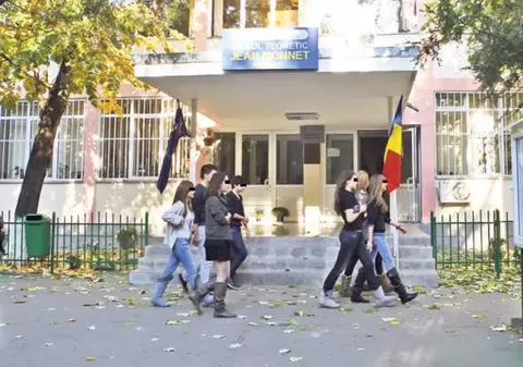 Protest spontan la liceul Jean Monnet din Capitală