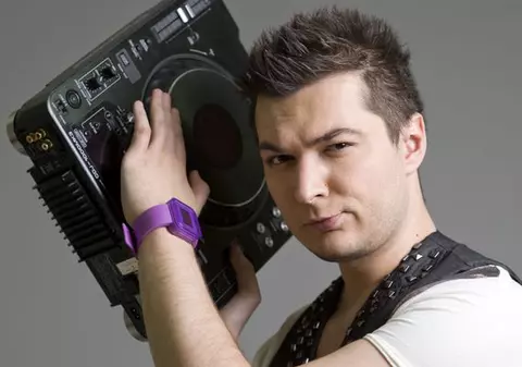 De Revelion, Liviu Hodor dăruieşte "Sweet Love" în Vietnam