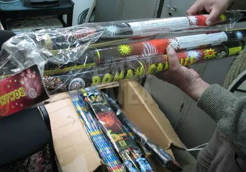 Un şofer a rămas fără un ochi după ce i-a explodat o petardă în faţă