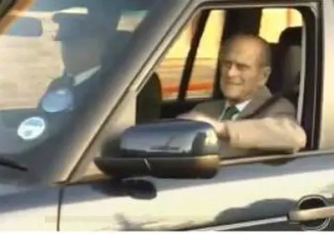 Soțul Reginei Elisabeta a II-a a Marii Britanii, prințul Philip, a fost externat