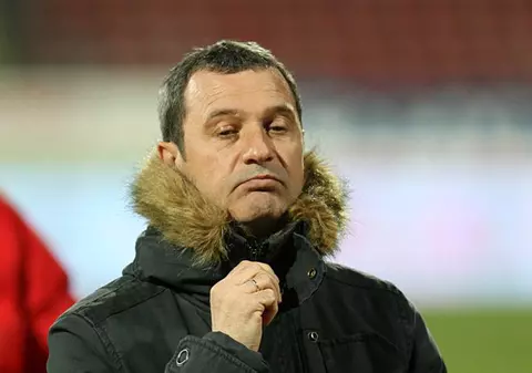 Mircea Rednic tratează cu o echipă din România
