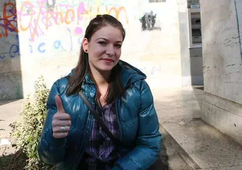 Ruxandra Ştefănescu, studentă la ASE: "Lucrez ca barmaniţă şi fac şi 1.000 de euro pe lună!"