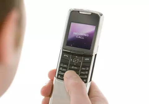 ANCOM: Nu se pune problema ca utilizatorii să rămână fără semnal GSM de la 1 ianuarie 