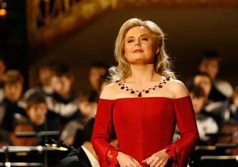 O româncă va cânta noul imn al Austriei | VIDEO