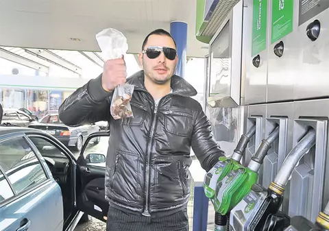 Şoferii «jupuiţi» de bani la pompă au fost răzbunaţi! 200.000.000 €, amendă pentru benzinari