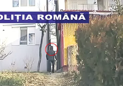 Crezi că locuinţa ta este asigurată împotriva hoţilor? Uite cum se caţără şi îţi intră-n casă! VIDEO