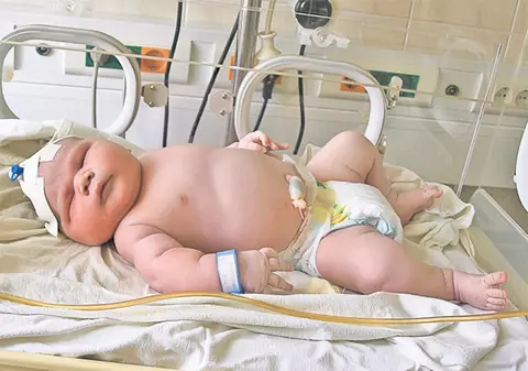 Un băieţel de 5,5 kg s-a născut, ieri, la spitalul din Constanţa