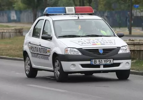 Accident grav pe DN 4 ! Două maşini au luat foc!