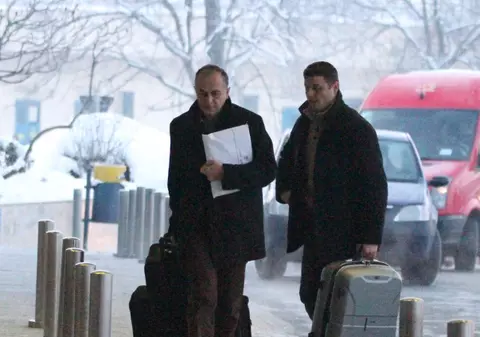 Ambiţios, Mircea Geoană a plecat iar în America