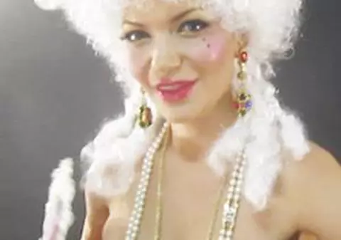 Andreea Antonescu: cu părul alb, blondă sau brunetă? Cum îți place mai mult?