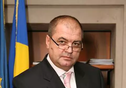 Fiului președintelui AVAS, condamnat la închisoare pentru deținere de droguri