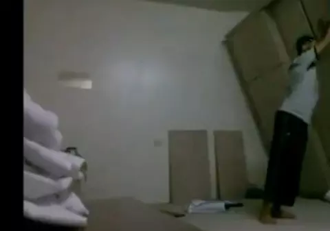 El e bărbatul atacat de mobilă! | VIDEO