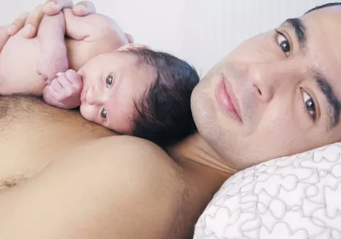 A ŞOCAT O LUME ÎNTREAGĂ! Bărbatul VIRGIN care are 14 COPII! Cum e posibil aşa ceva!?!