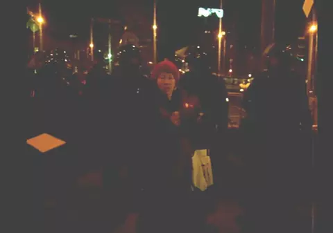 "Bunica, vezi că stai pe canal!" Uite cum a protestat o băbuţă derutată | VIDEO