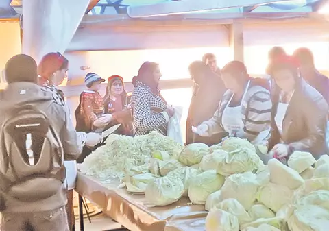 Prinţul Cioabă a gătit o tonă de mâncare