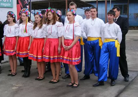 Etnicii ucraineni şi lipovenii din Suceava au ieşit la colindat | FOTO