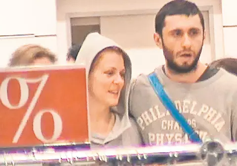 Dragoş Bucur şi Dana Nălbaru şi-au luat haine de la reduceri | VIDEO