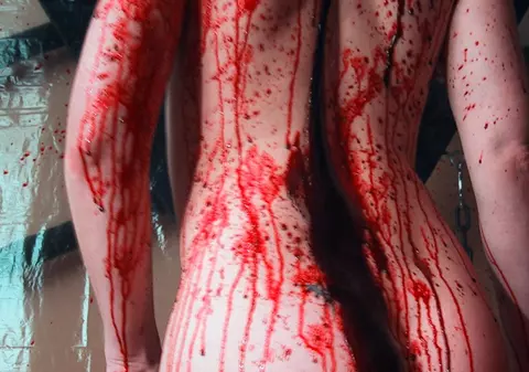 Vampiriţa-lesbiană, eliberată din închisoare după 23 de ani. Află ce crimă a comis!