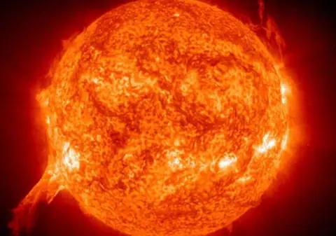 Am fost loviţi de cea mai mare furtună solară! Cercetatorii, speriaţi de efectele pe care le are asupra Terrei!