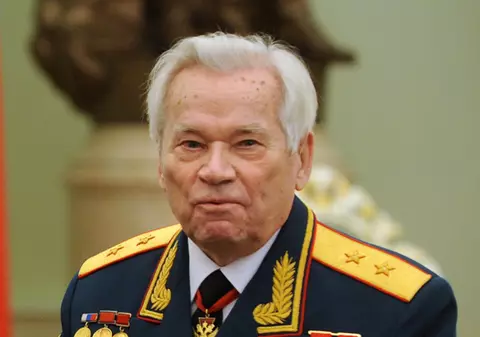 Guvernul Rusiei, o forţă imbatabilă. Kalaşnikov a devenit consilierul vicepremierului!