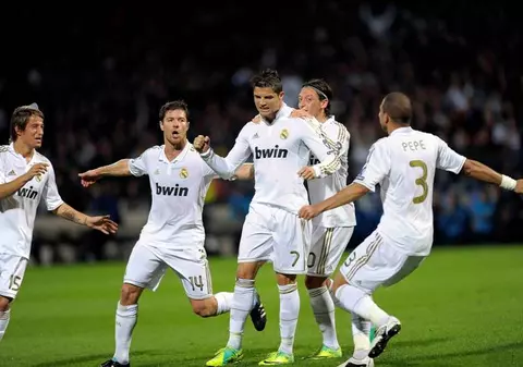 Au dat de pământ cu galaxia lui ”Mou”