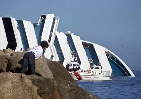 Patronii vasului naufragiat Costa Concordia: Fiecare pasager va primi 160.000 € despăgubire