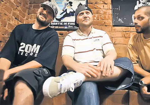Paraziţii continuă războiul cu Guess Who, într-un concert exploziv