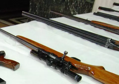 Arma cu care a fost ucis bărbatul din Bărbulești, găsită! Suspectul crimei, adus la audieri