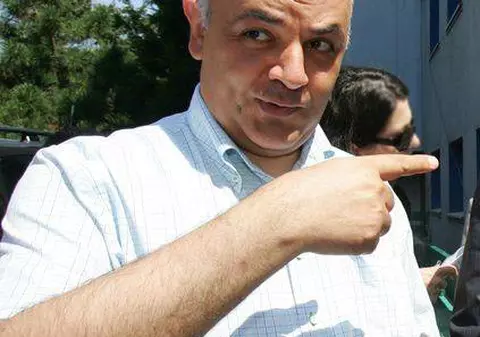RAED ARAFAT SE ÎNTOARCE LA MINISTERUL SĂNĂTĂŢII