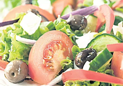 Salată grecească | O reţetă pe zi